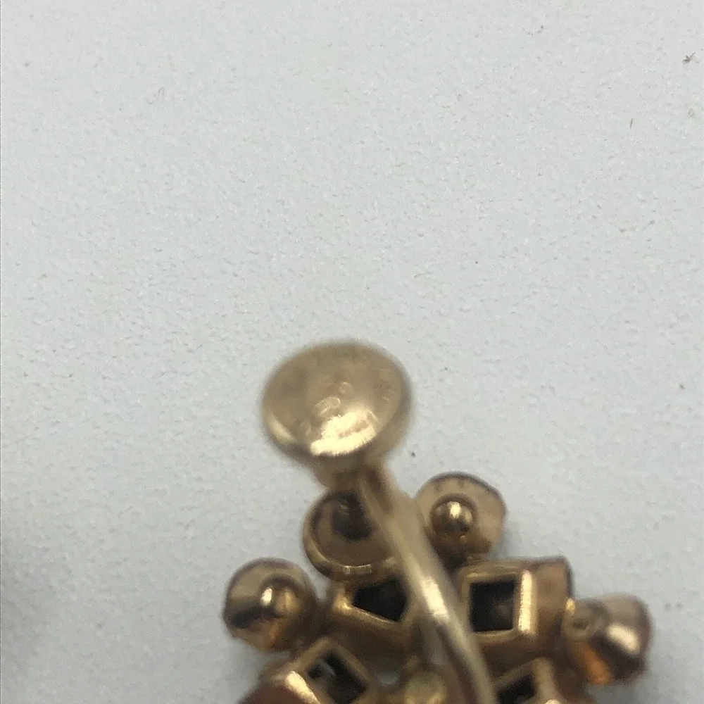 VINTAGE M&S GOLD FILLED EARRINGS WHITE‎ CRYSTALS STAR SHAPE SCREW ON 1/20-12K